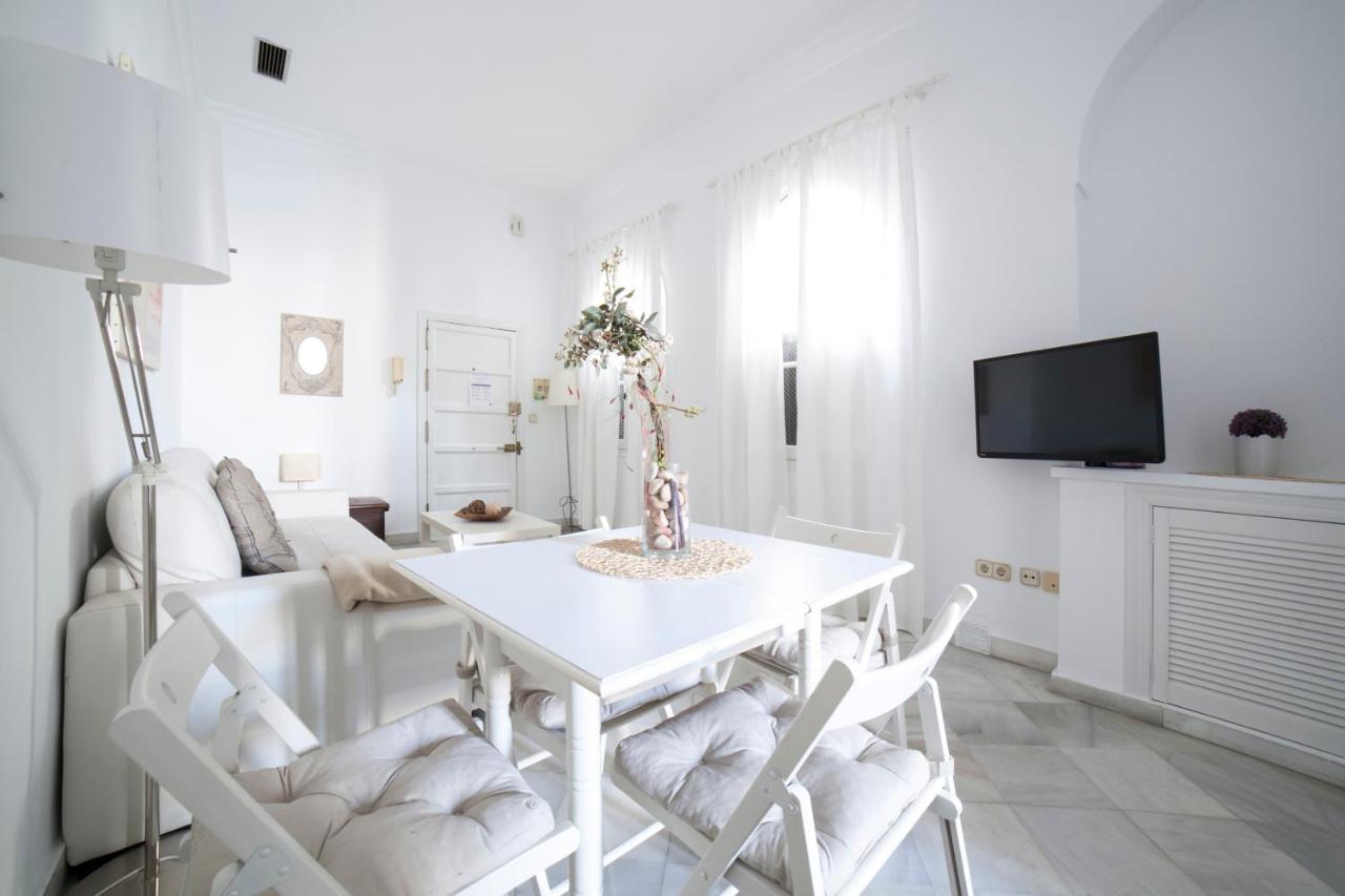 Alohamundi Catedral Apartment เซบีญา ภายนอก รูปภาพ