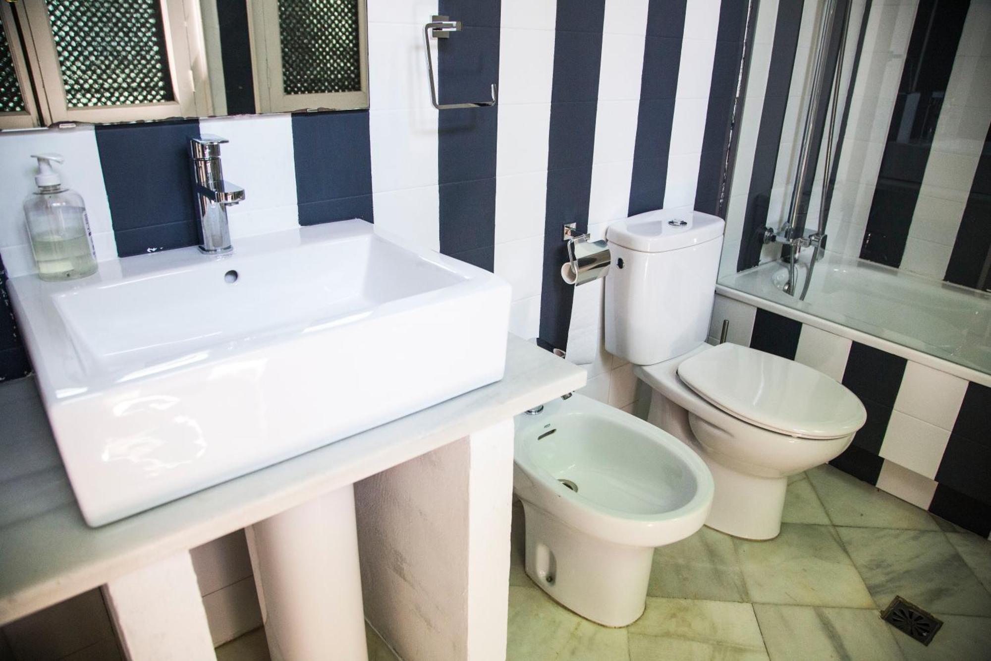 Alohamundi Catedral Apartment เซบีญา ภายนอก รูปภาพ